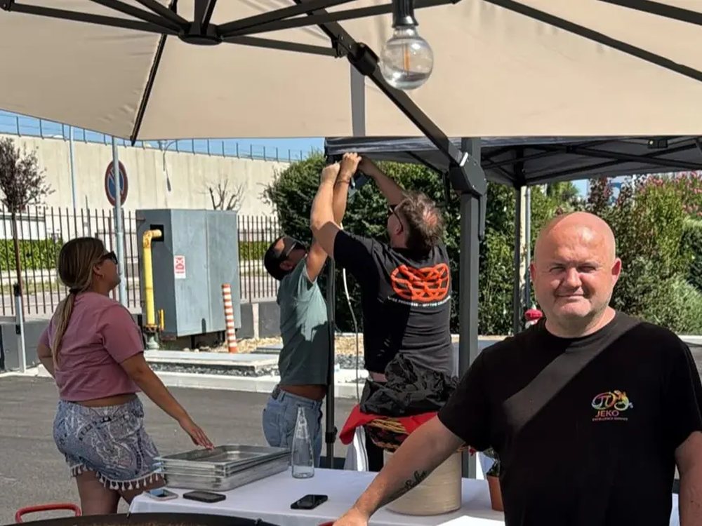 Allestimento e montaggio di un gazebo